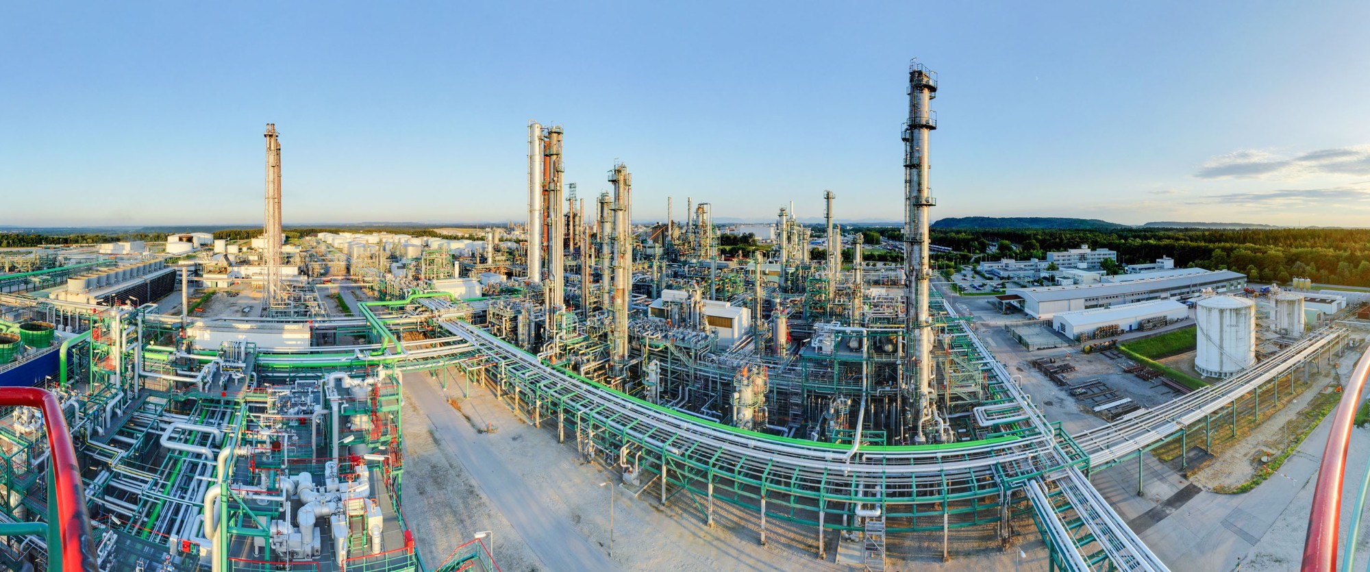 OMV Raffinerie am Abend