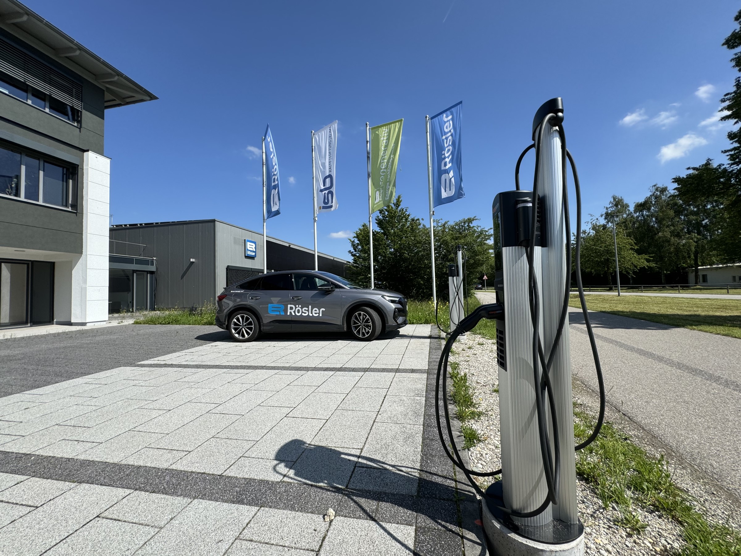 Elektro-Tankstelle bei Rösler